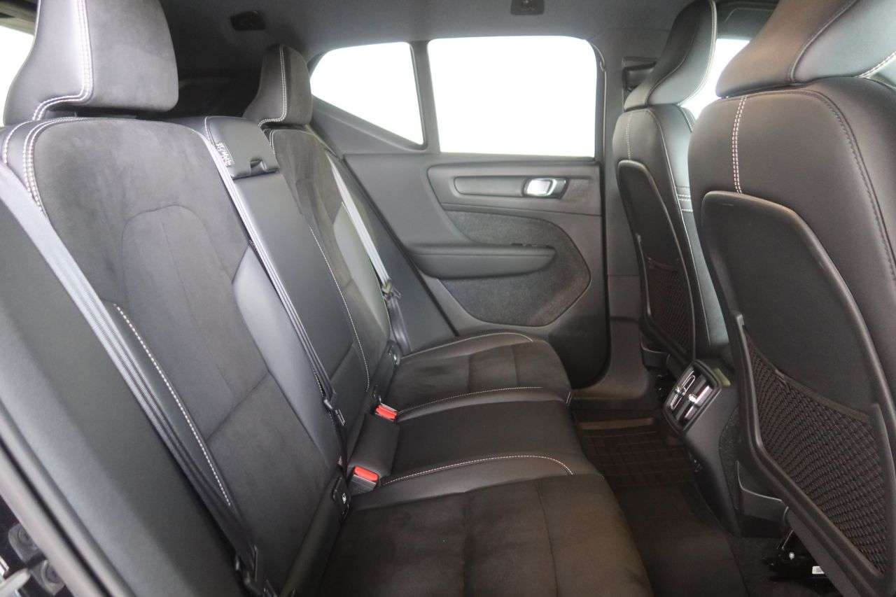 2021 VOLVO XC40 2021 VOLVO XC40