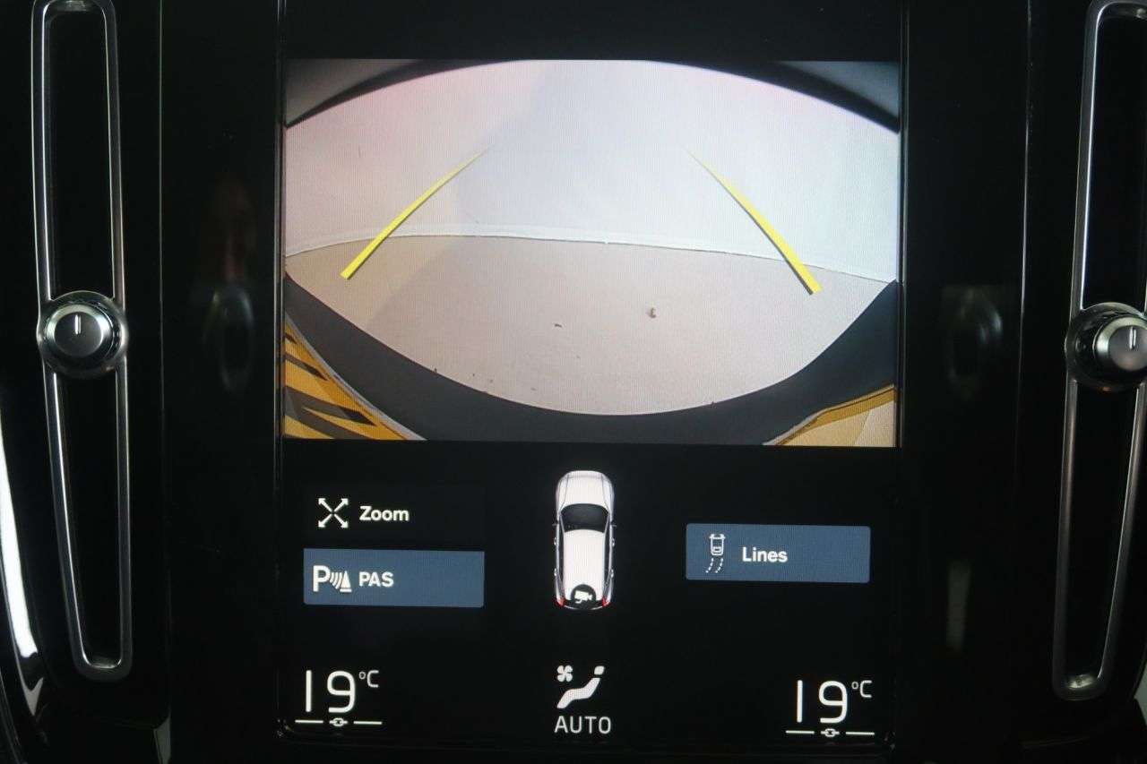 2021 VOLVO XC40 2021 VOLVO XC40