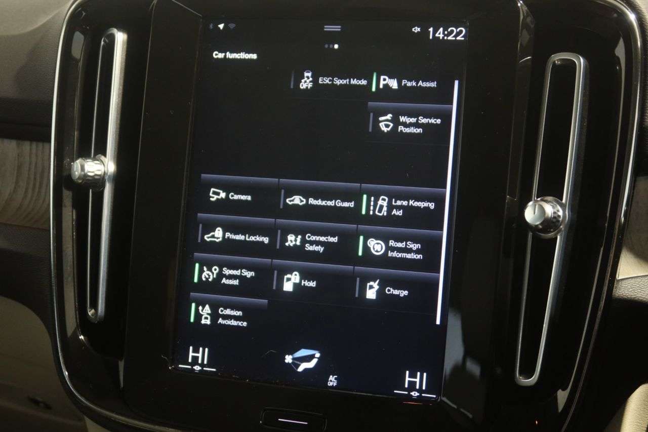 2020 VOLVO XC40 2020 VOLVO XC40