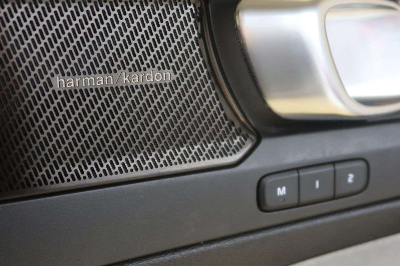 2020 VOLVO XC40 2020 VOLVO XC40