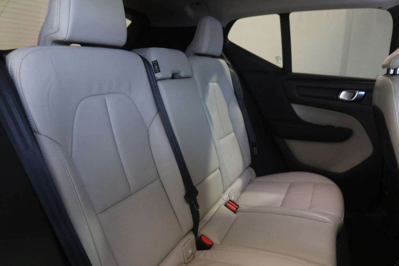 2020 VOLVO XC40 2020 VOLVO XC40