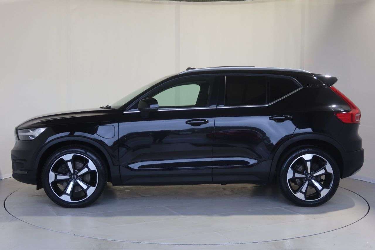 2020 VOLVO XC40 2020 VOLVO XC40