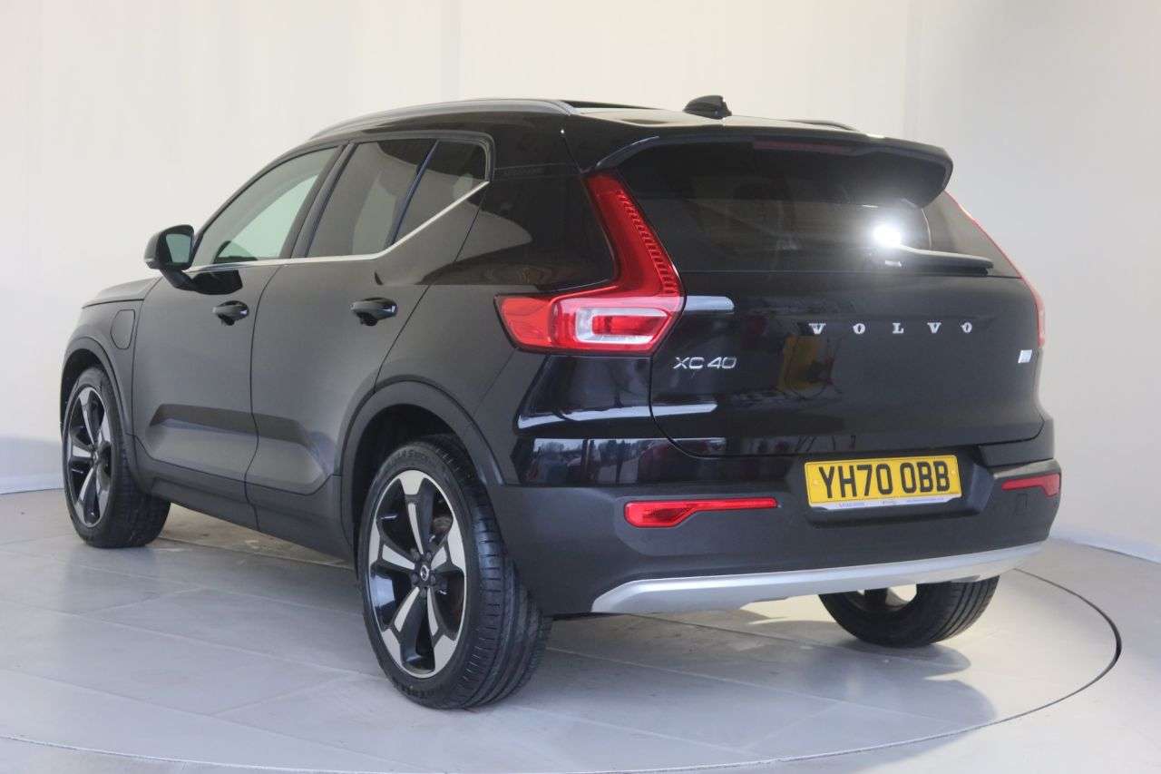 2020 VOLVO XC40 2020 VOLVO XC40