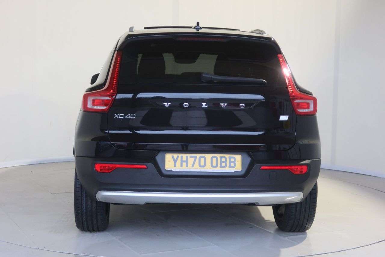 2020 VOLVO XC40 2020 VOLVO XC40