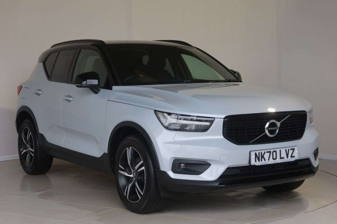 2020 VOLVO XC40 2020 VOLVO XC40
