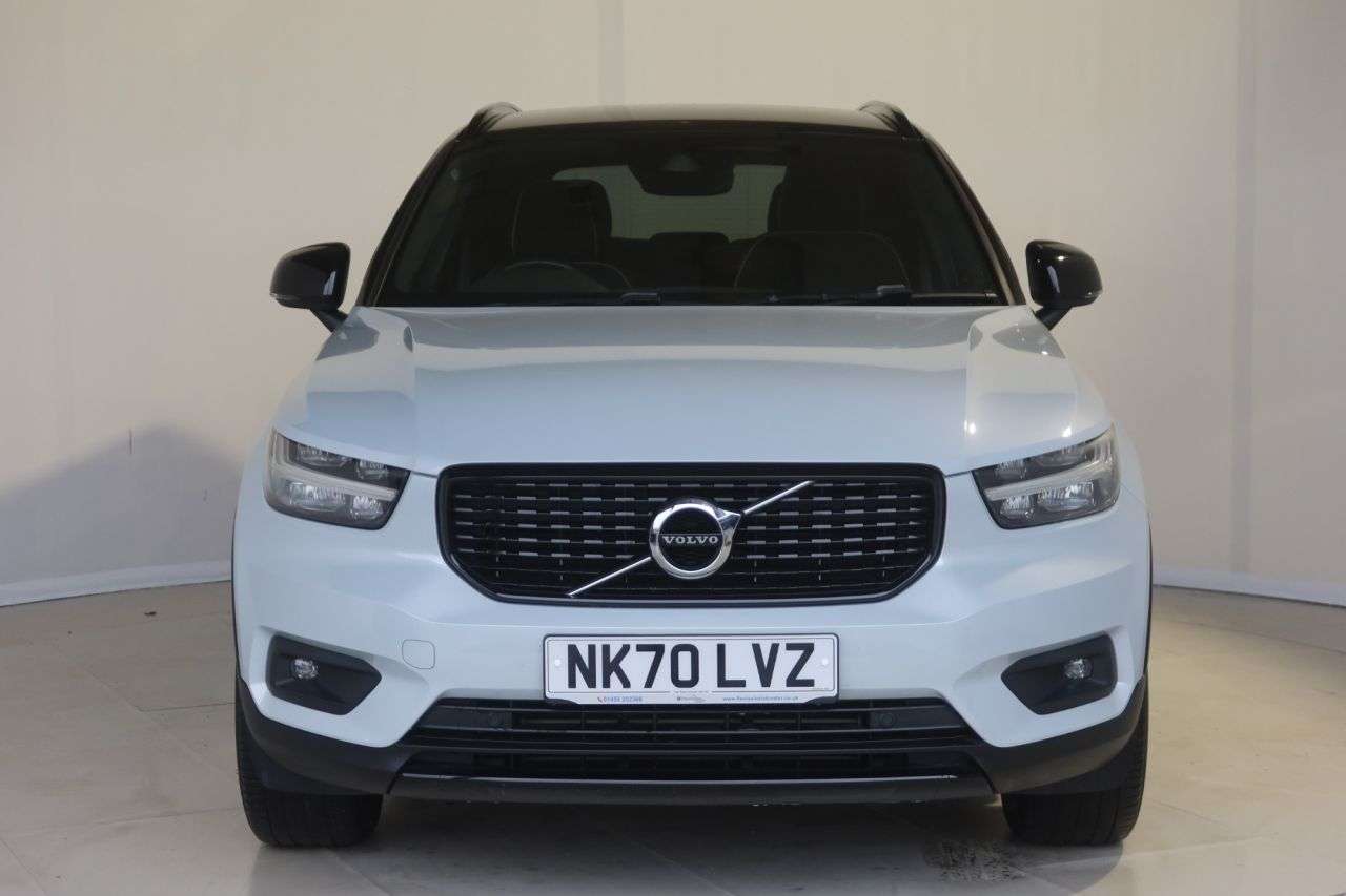 2020 VOLVO XC40 2020 VOLVO XC40