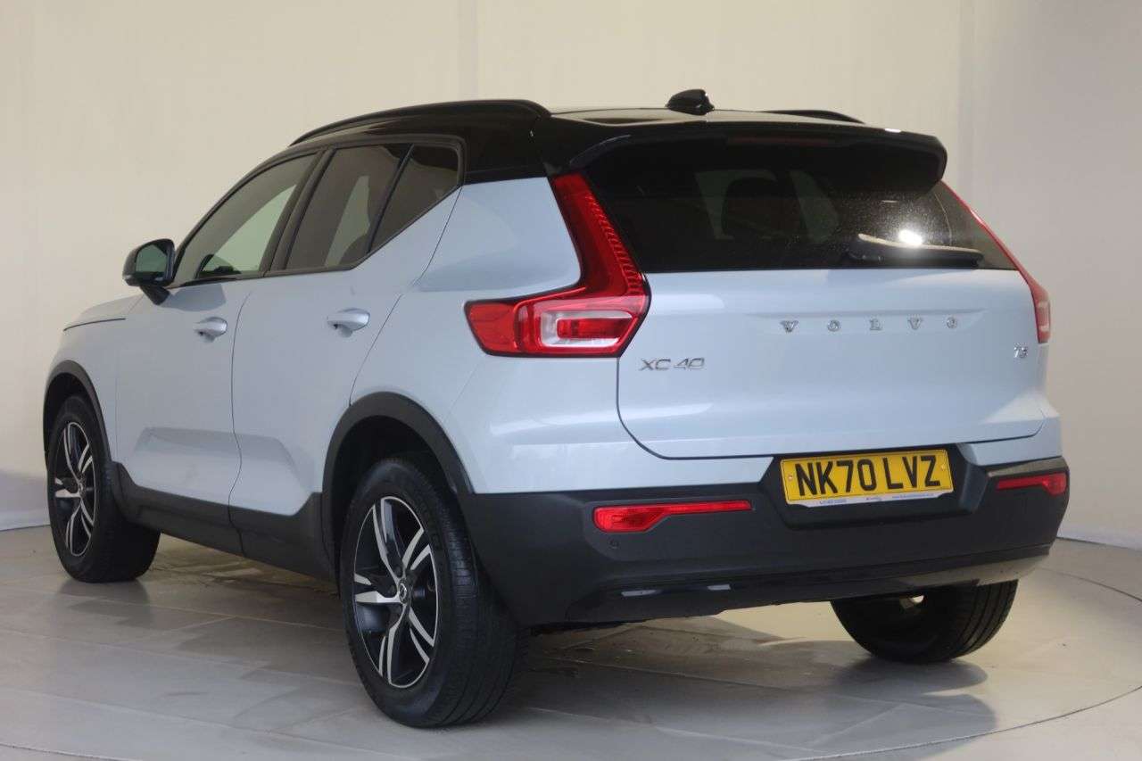 2020 VOLVO XC40 2020 VOLVO XC40