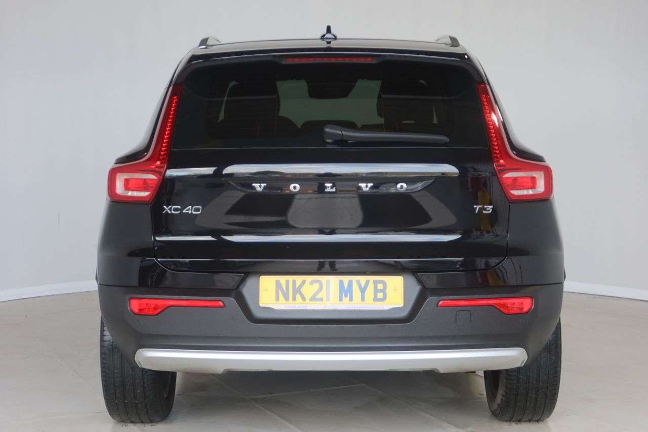 2021 VOLVO XC40 2021 VOLVO XC40