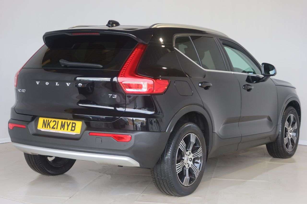 2021 VOLVO XC40 2021 VOLVO XC40