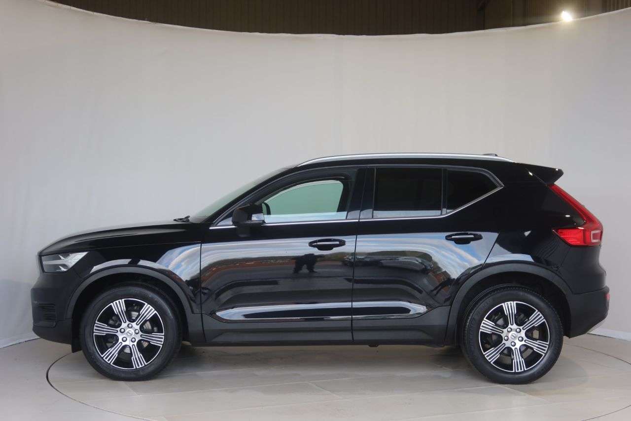 2021 VOLVO XC40 2021 VOLVO XC40