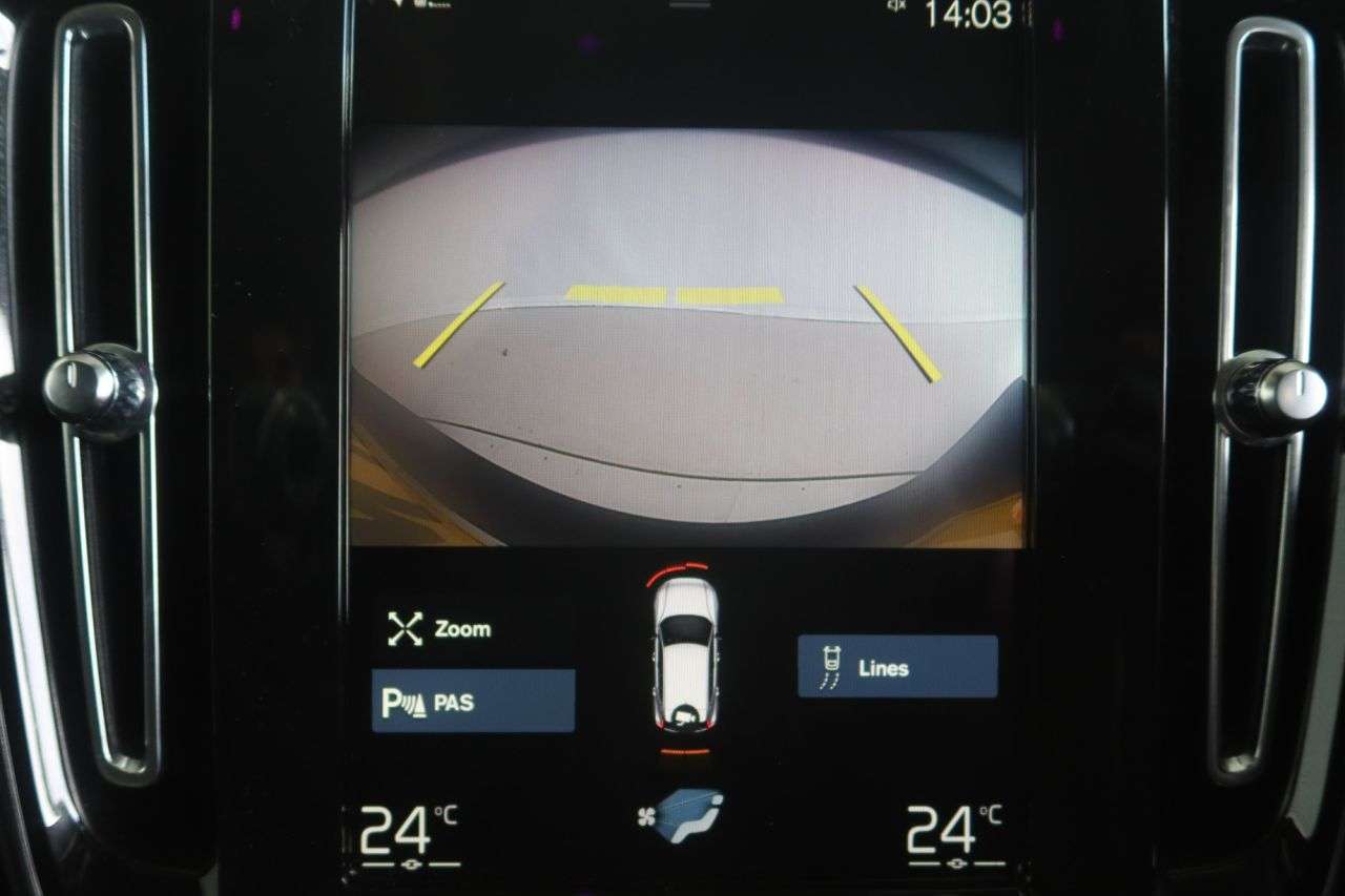 2021 VOLVO XC40 2021 VOLVO XC40