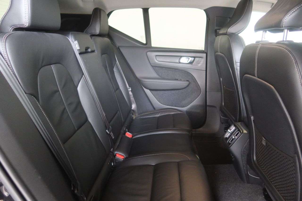 2021 VOLVO XC40 2021 VOLVO XC40