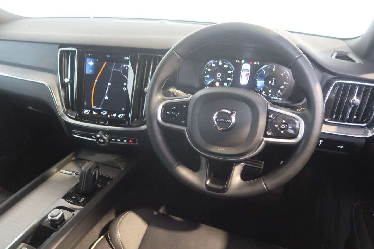 2021 VOLVO V60 2021 VOLVO V60