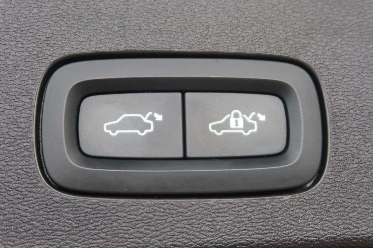 2021 VOLVO V60 2021 VOLVO V60