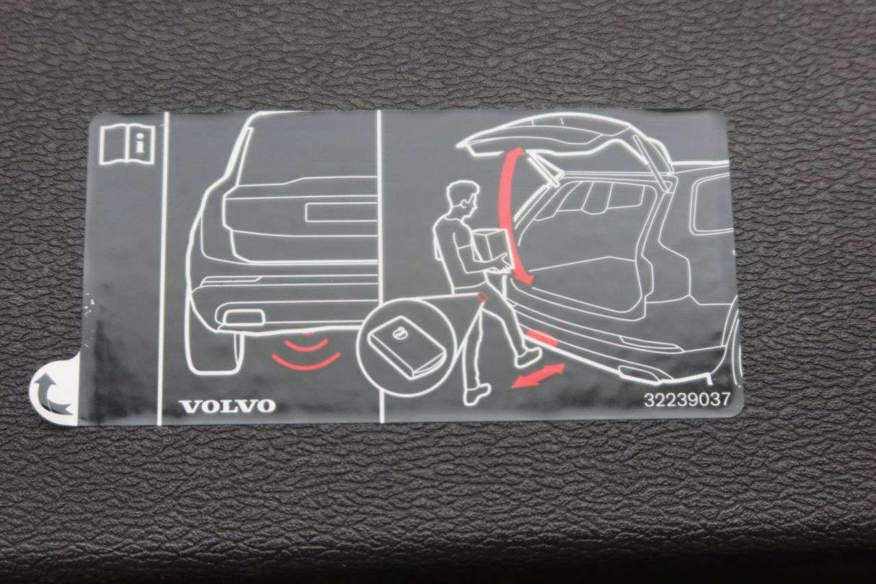 2021 VOLVO V60 2021 VOLVO V60