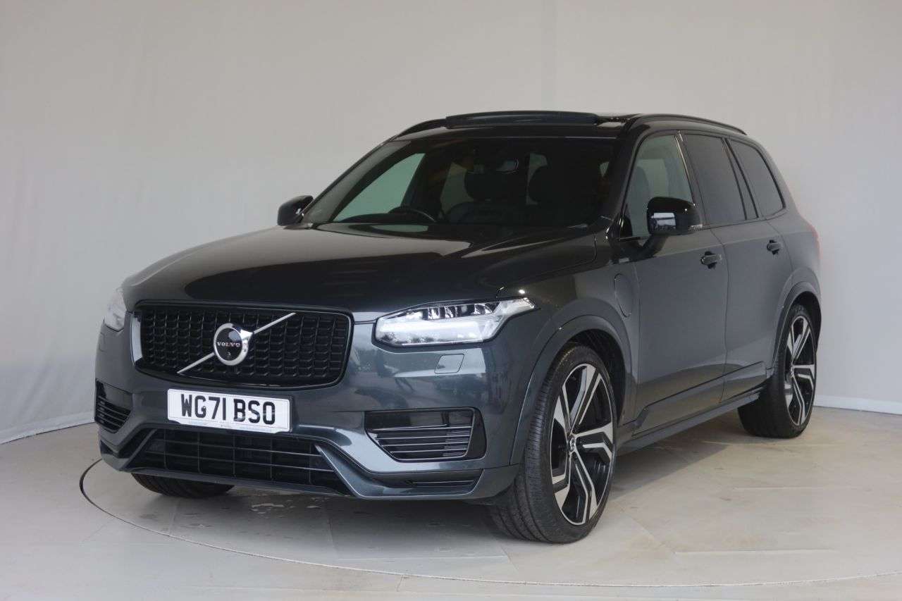 A 2021 VOLVO XC90 2.0h T8 Twin Engine Recharge 11.6kWh R-Design Pro SUV 5dr Petrol Plug-in Hy A 2021 VOLVO XC90 2.0h T8 Twin Engine Recharge 11.6kWh R-Design Pro SUV 5dr Petrol Plug-in Hy