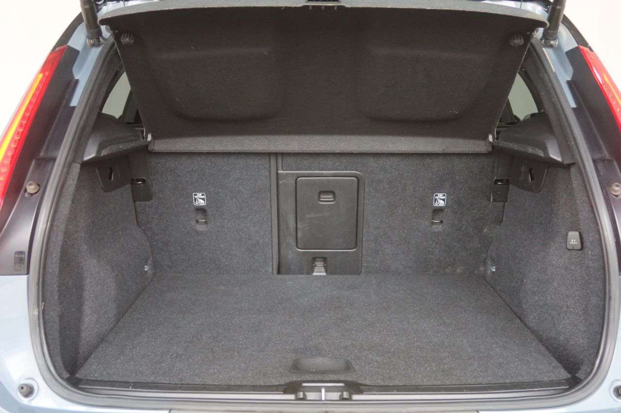 2021 VOLVO XC40 2021 VOLVO XC40