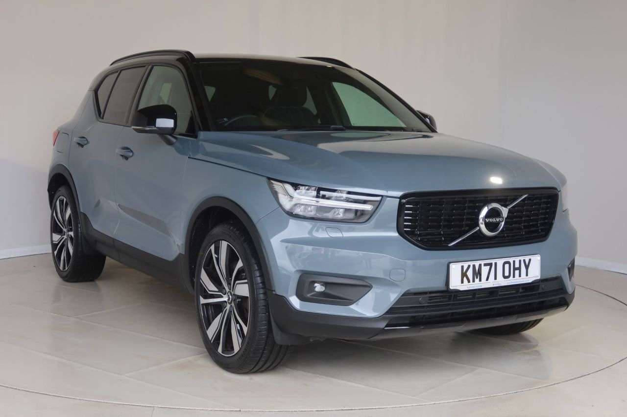 2021 VOLVO XC40 2021 VOLVO XC40
