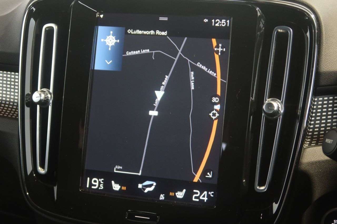 2021 VOLVO XC40 2021 VOLVO XC40