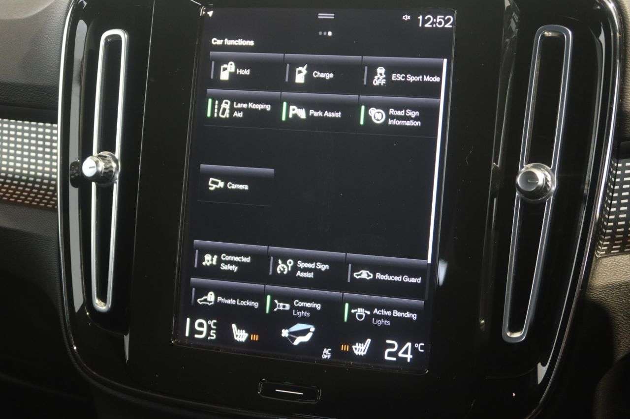 2021 VOLVO XC40 2021 VOLVO XC40