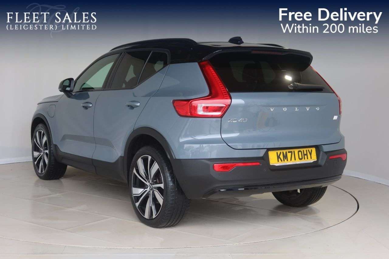 2021 VOLVO XC40 2021 VOLVO XC40