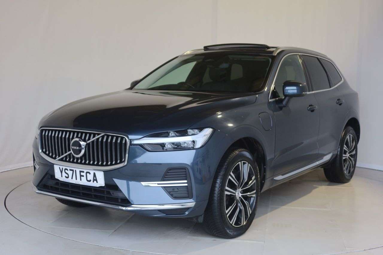 A 2021 VOLVO XC60 2.0h T6 Recharge 11.6kWh Inscription SUV 5dr Petrol Plug-in Hybrid Auto AWD A 2021 VOLVO XC60 2.0h T6 Recharge 11.6kWh Inscription SUV 5dr Petrol Plug-in Hybrid Auto AWD
