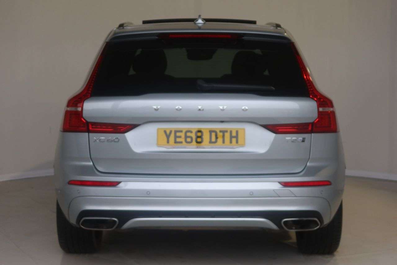 A 2018 VOLVO XC60 2.0h T8 Twin Engine 10.4kWh R-Design Pro SUV 5dr Petrol Plug-in Hybrid Auto A 2018 VOLVO XC60 2.0h T8 Twin Engine 10.4kWh R-Design Pro SUV 5dr Petrol Plug-in Hybrid Auto