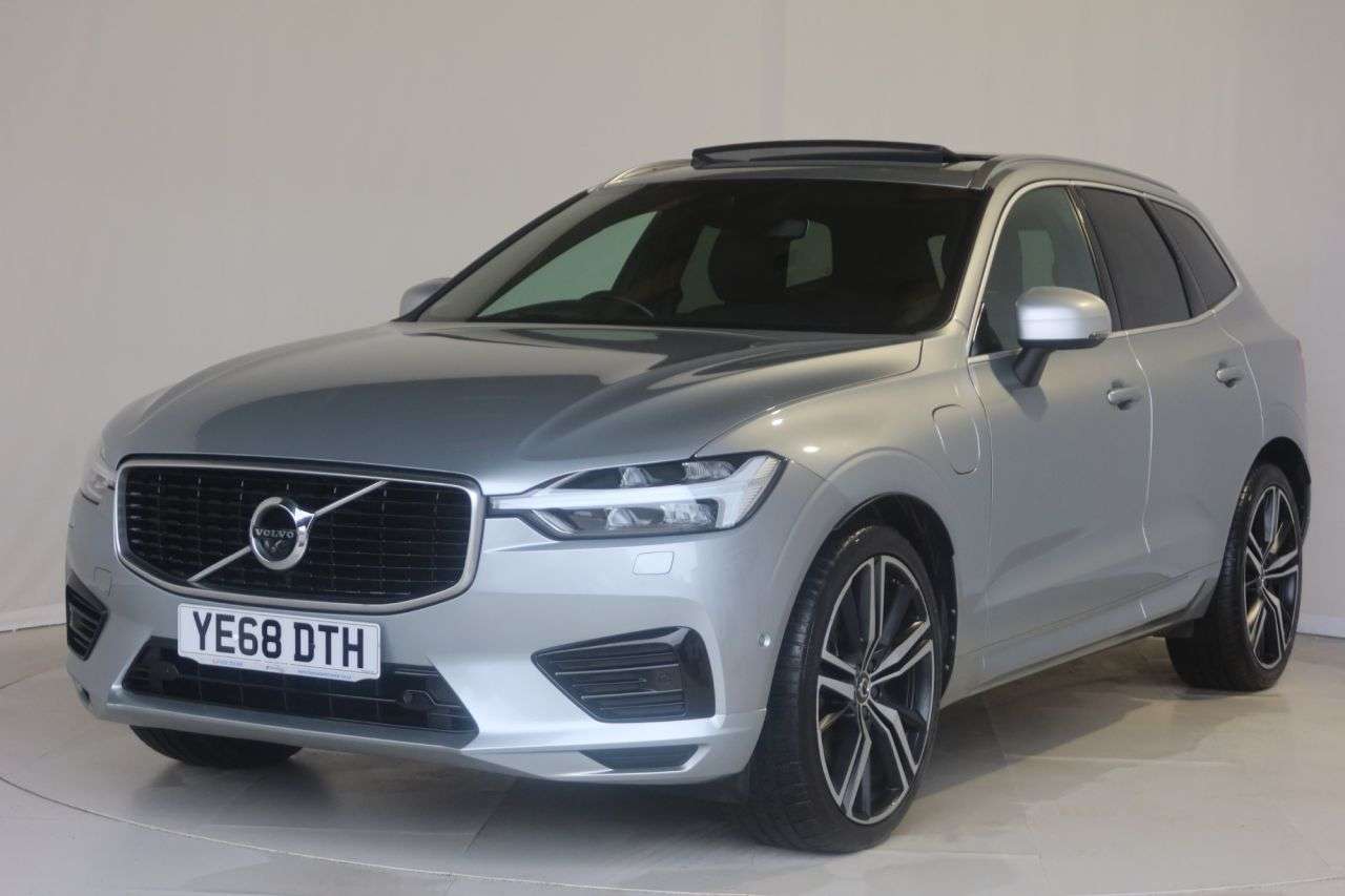 A 2018 VOLVO XC60 2.0h T8 Twin Engine 10.4kWh R-Design Pro SUV 5dr Petrol Plug-in Hybrid Auto A 2018 VOLVO XC60 2.0h T8 Twin Engine 10.4kWh R-Design Pro SUV 5dr Petrol Plug-in Hybrid Auto