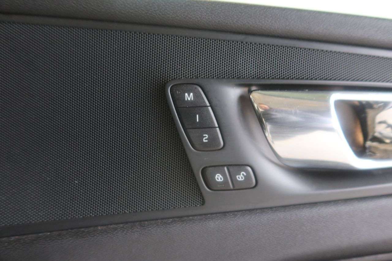 2018 VOLVO XC60 2018 VOLVO XC60