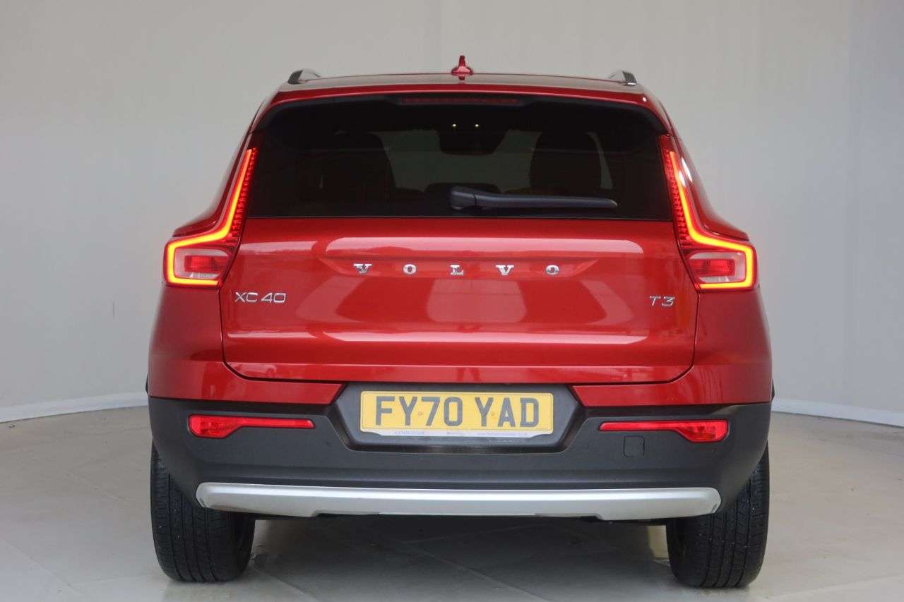 2020 VOLVO XC40 2020 VOLVO XC40