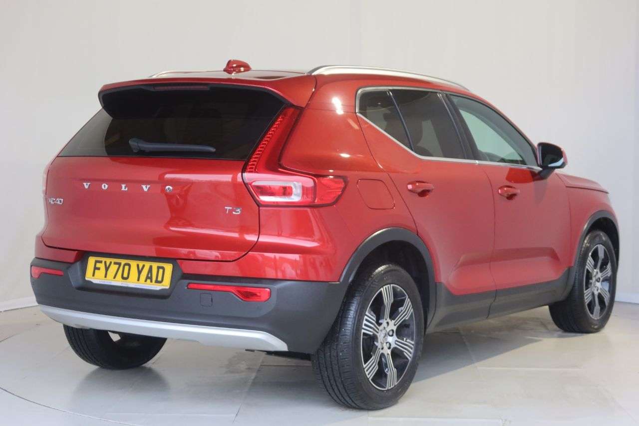 2020 VOLVO XC40 2020 VOLVO XC40