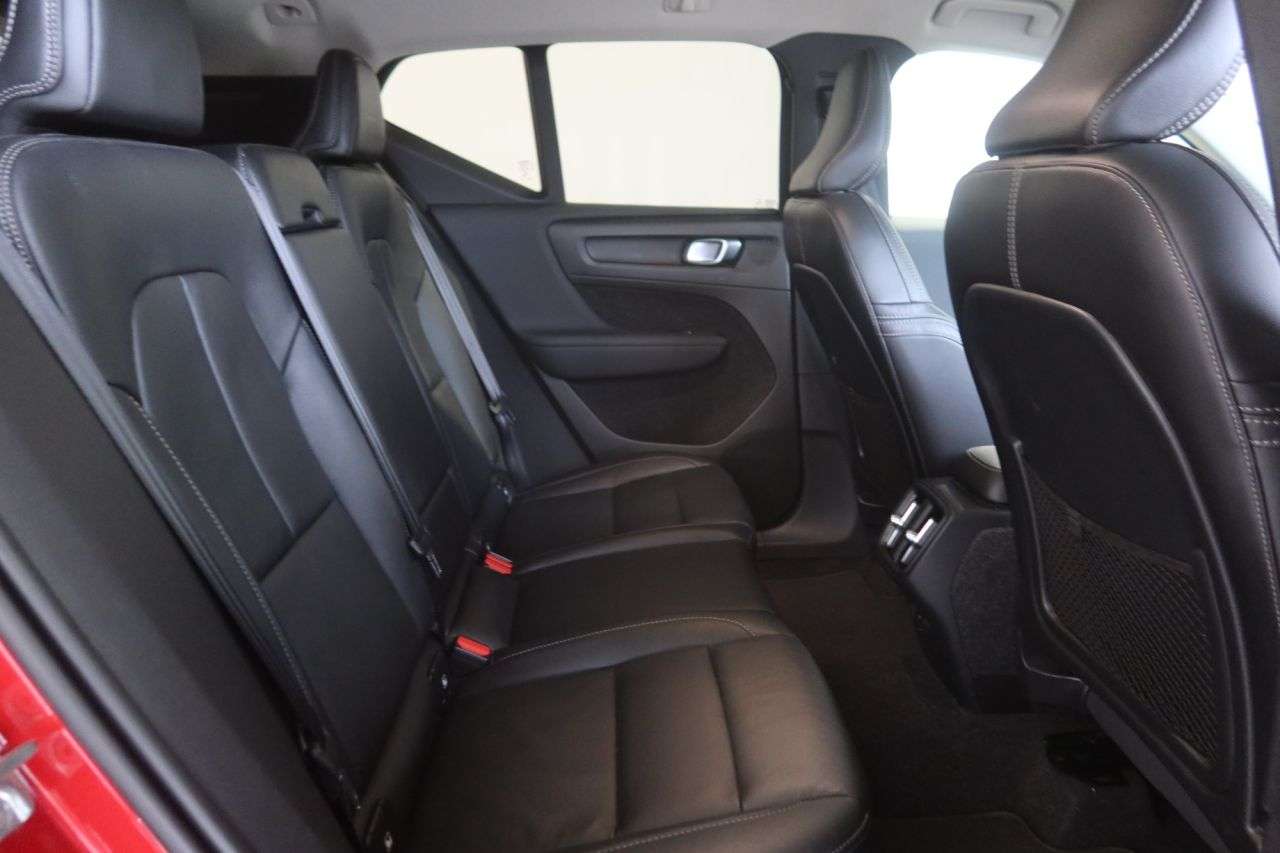 2020 VOLVO XC40 2020 VOLVO XC40