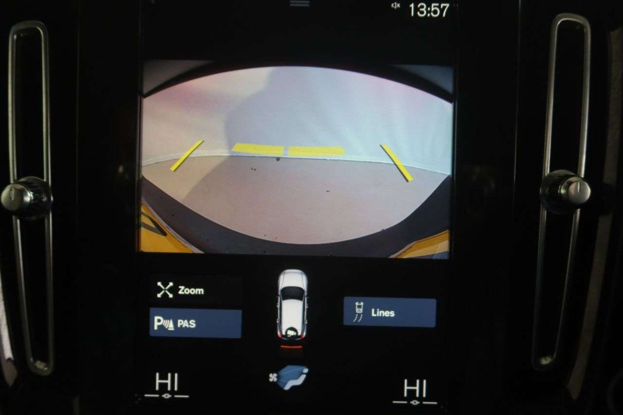 2020 VOLVO XC40 2020 VOLVO XC40