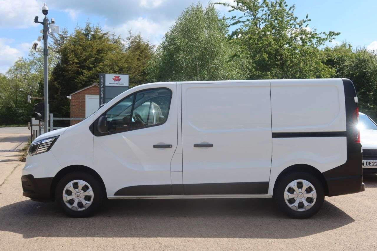 A 2022 RENAULT TRAFIC 2.0 dCi Blue SL28 Business Panel Van 5dr Diesel Manual L1 H1 Euro 6 (s/s) ( A 2022 RENAULT TRAFIC 2.0 dCi Blue SL28 Business Panel Van 5dr Diesel Manual L1 H1 Euro 6 (s/s) (