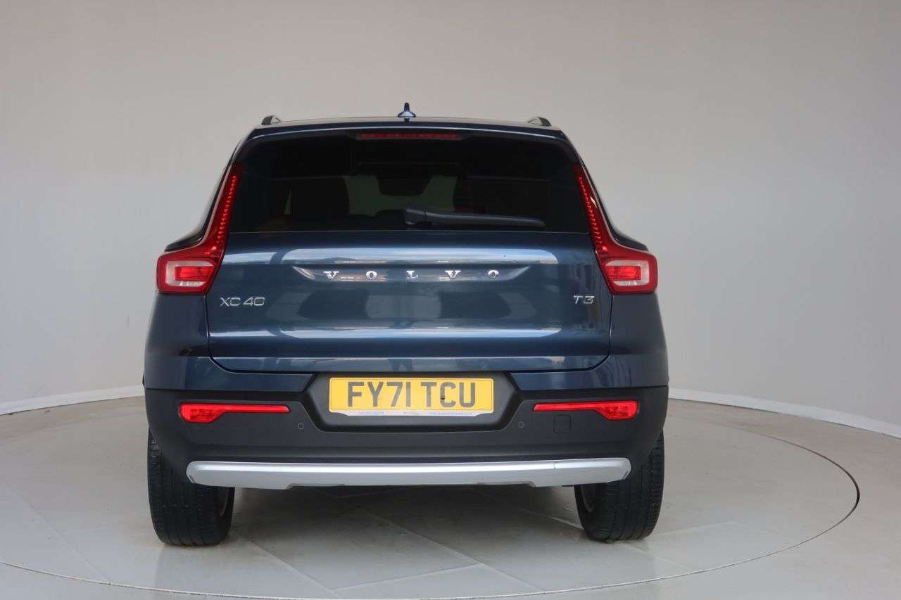 2021 VOLVO XC40 2021 VOLVO XC40