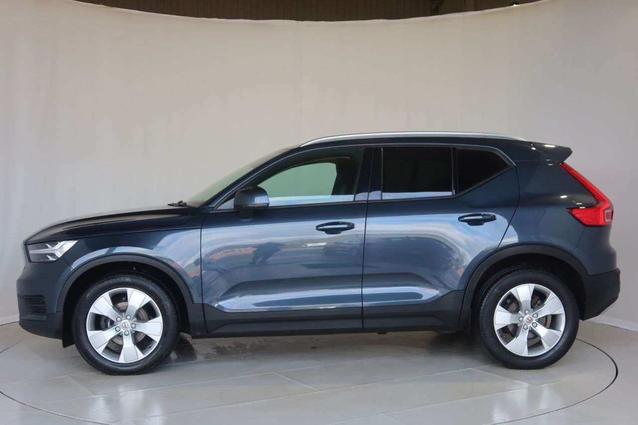 2021 VOLVO XC40 2021 VOLVO XC40