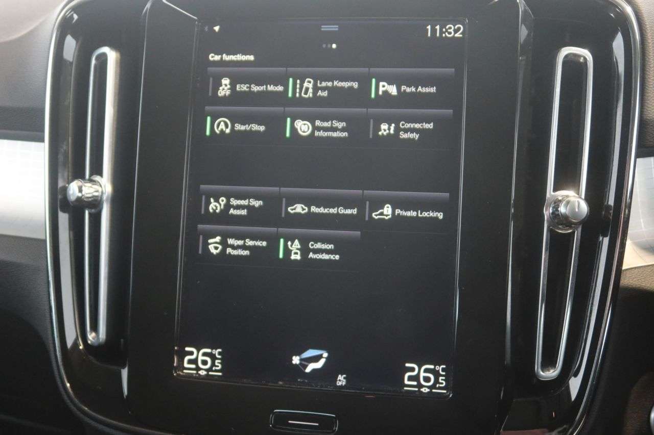 2021 VOLVO XC40 2021 VOLVO XC40