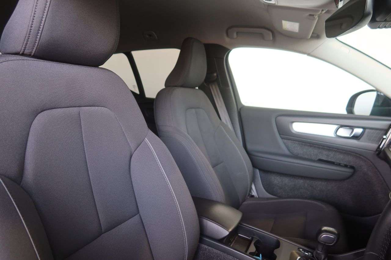 2021 VOLVO XC40 2021 VOLVO XC40