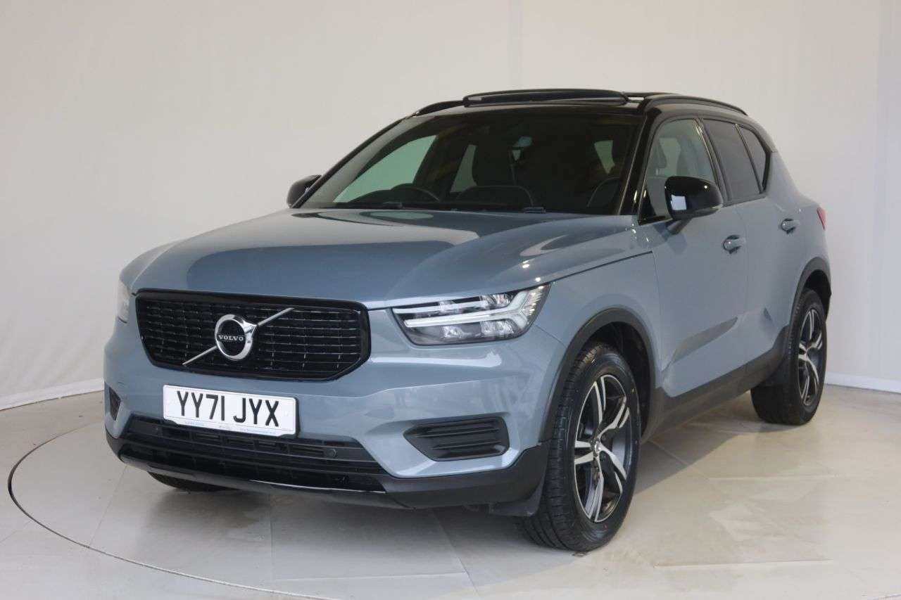A 2021 VOLVO XC40 1.5 T3 R-Design SUV 5dr Petrol Auto Euro 6 (s/s) (163 ps) OPTICAL REAR SENS A 2021 VOLVO XC40 1.5 T3 R-Design SUV 5dr Petrol Auto Euro 6 (s/s) (163 ps) OPTICAL REAR SENS