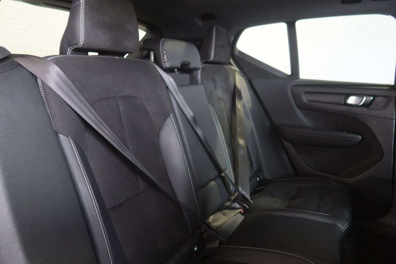 2021 VOLVO XC40 2021 VOLVO XC40