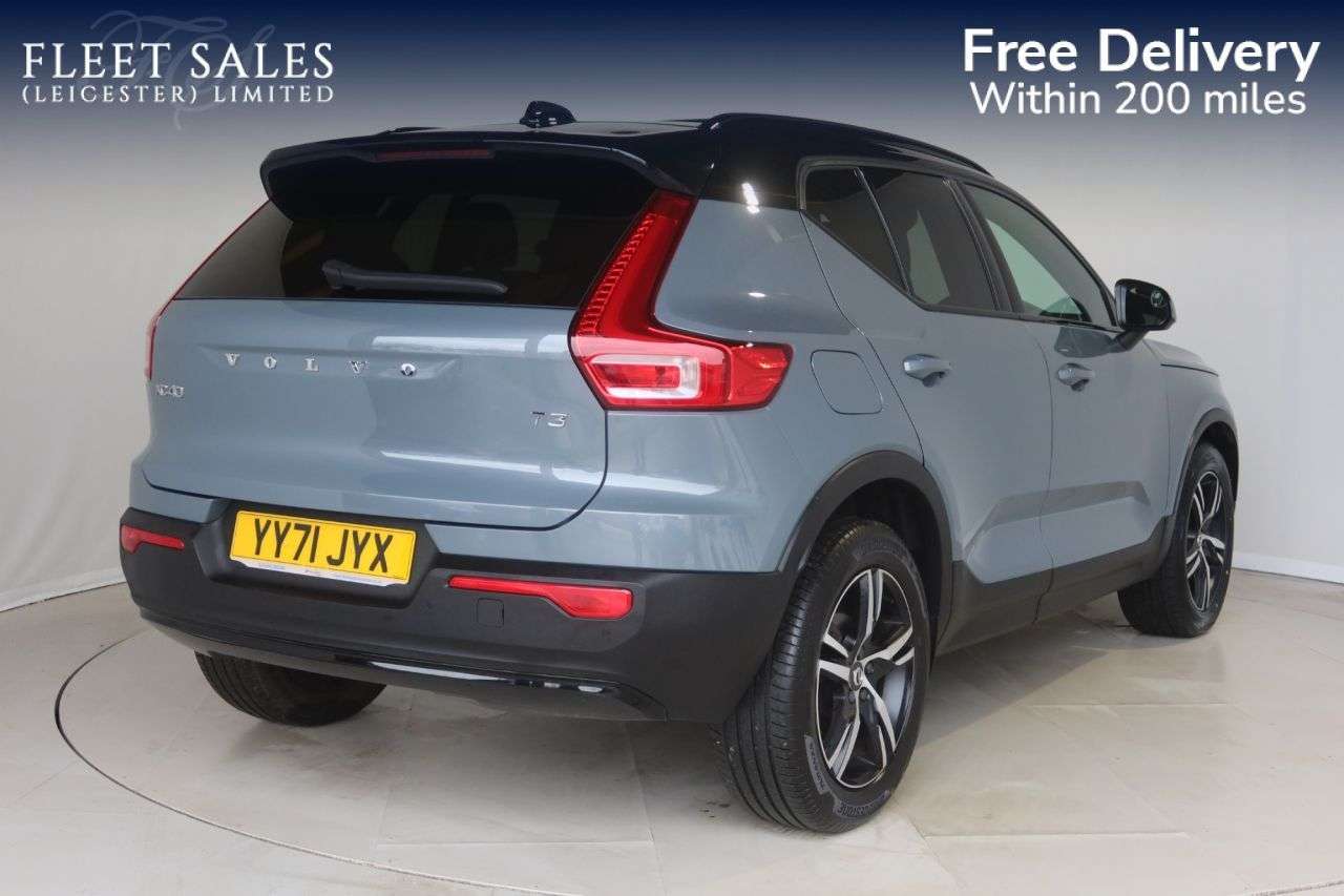 A 2021 VOLVO XC40 1.5 T3 R-Design SUV 5dr Petrol Auto Euro 6 (s/s) (163 ps) OPTICAL REAR SENS A 2021 VOLVO XC40 1.5 T3 R-Design SUV 5dr Petrol Auto Euro 6 (s/s) (163 ps) OPTICAL REAR SENS