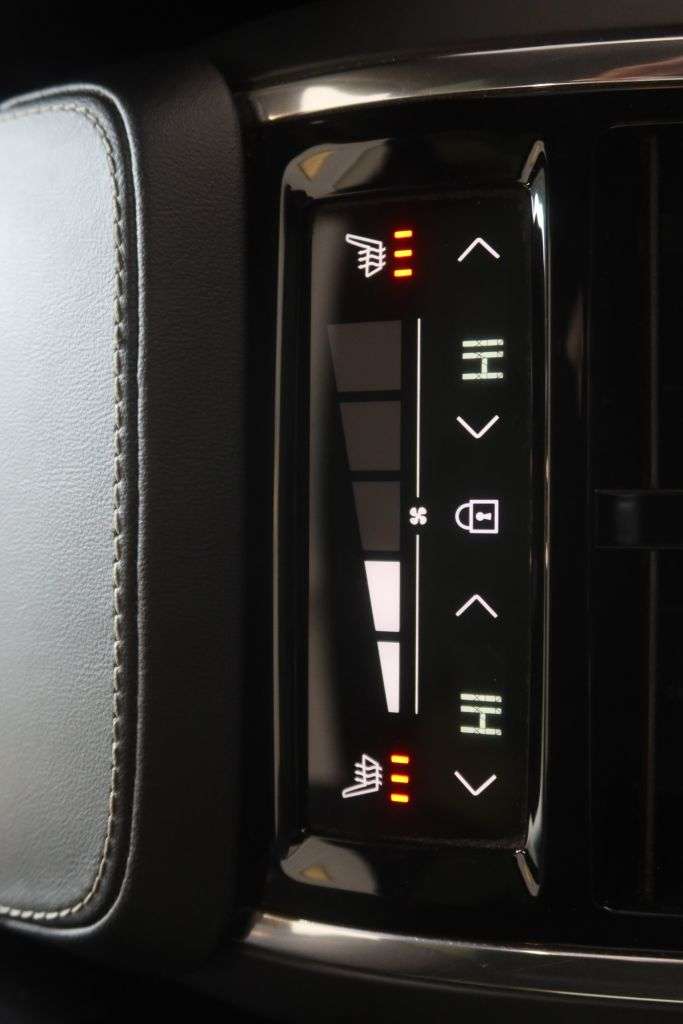 2022 VOLVO XC90 2022 VOLVO XC90