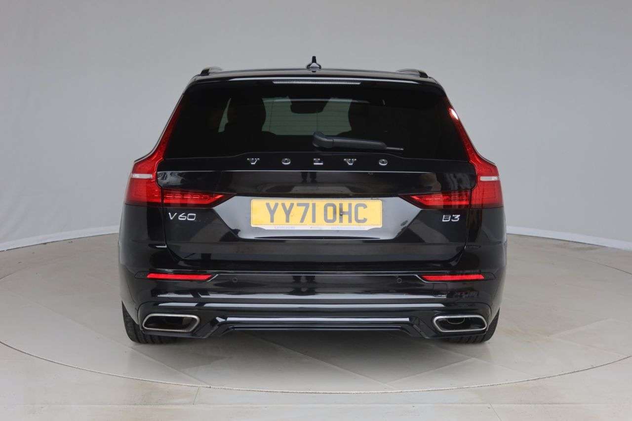 A 2021 VOLVO V60 2.0 B3 MHEV R-Design Estate 5dr Petrol Hybrid DCT Auto Euro 6 (s/s) (163 ps A 2021 VOLVO V60 2.0 B3 MHEV R-Design Estate 5dr Petrol Hybrid DCT Auto Euro 6 (s/s) (163 ps