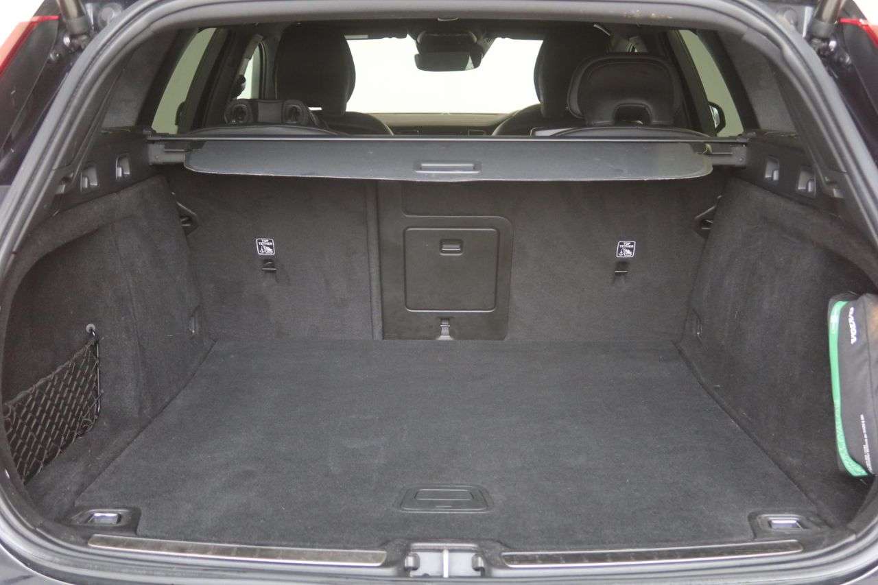 2021 VOLVO V60 2021 VOLVO V60