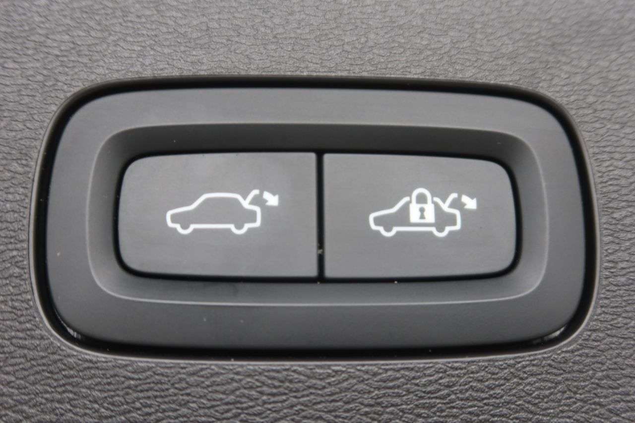 2021 VOLVO V60 2021 VOLVO V60