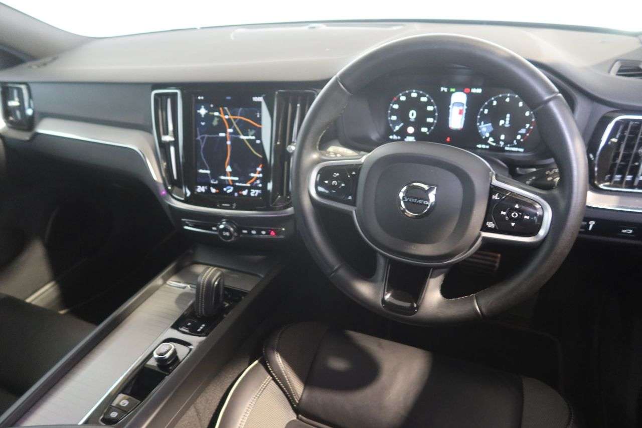 2021 VOLVO V60 2021 VOLVO V60