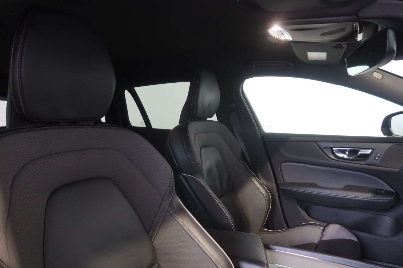 2021 VOLVO V60 2021 VOLVO V60