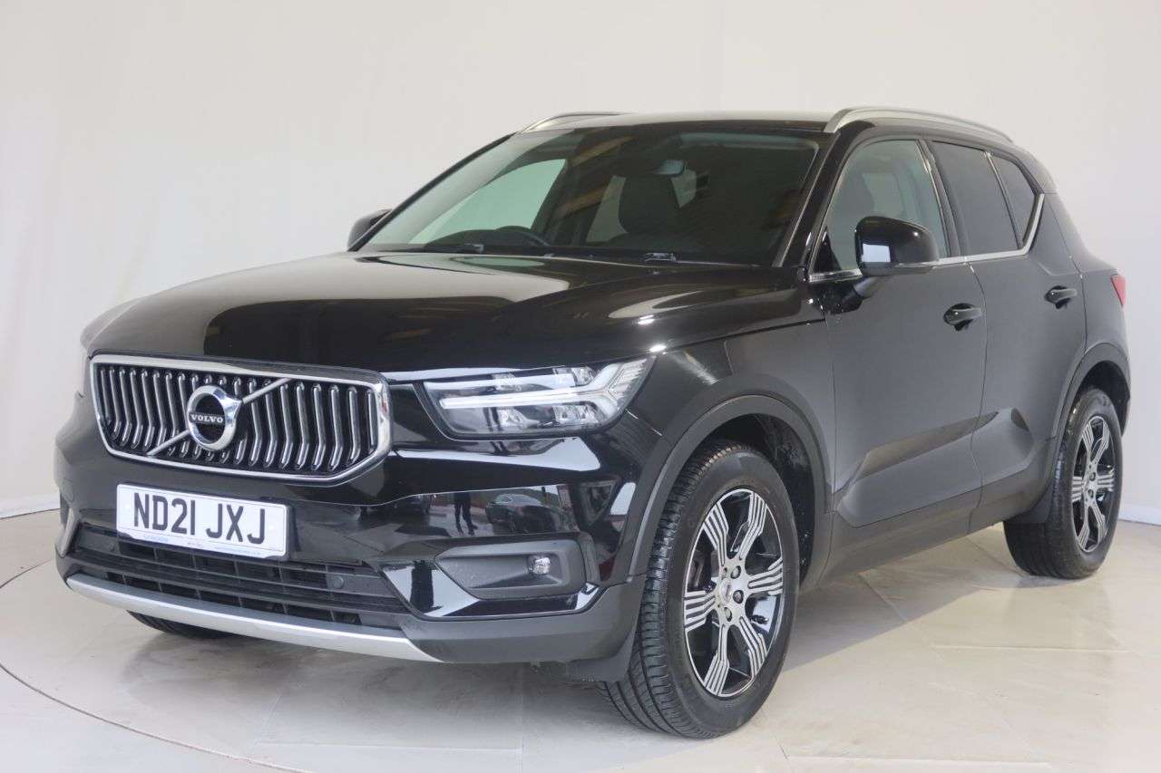 A 2021 VOLVO XC40 2.0 B4 MHEV Inscription SUV 5dr Petrol Hybrid Auto AWD Euro 6 (s/s) (197 ps A 2021 VOLVO XC40 2.0 B4 MHEV Inscription SUV 5dr Petrol Hybrid Auto AWD Euro 6 (s/s) (197 ps