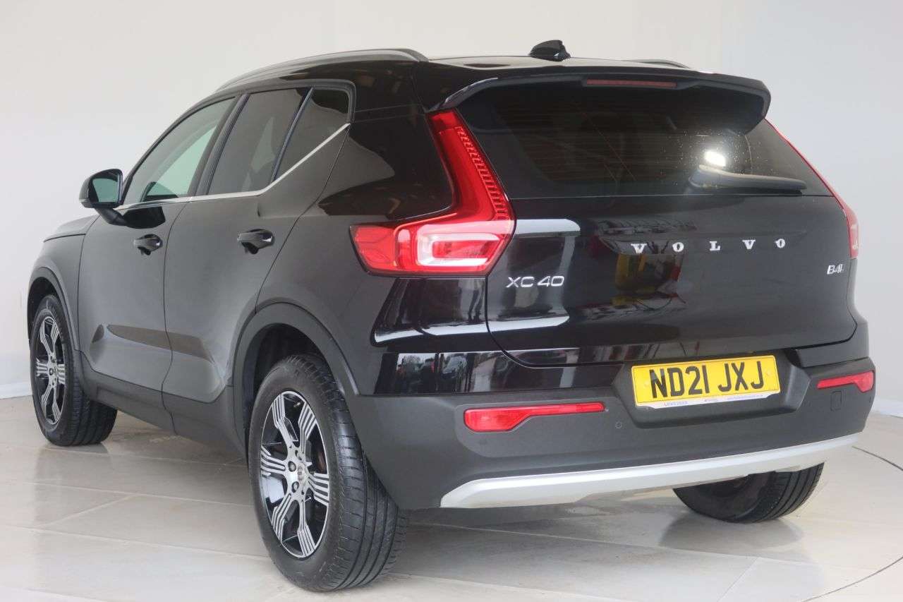 2021 VOLVO XC40 2021 VOLVO XC40