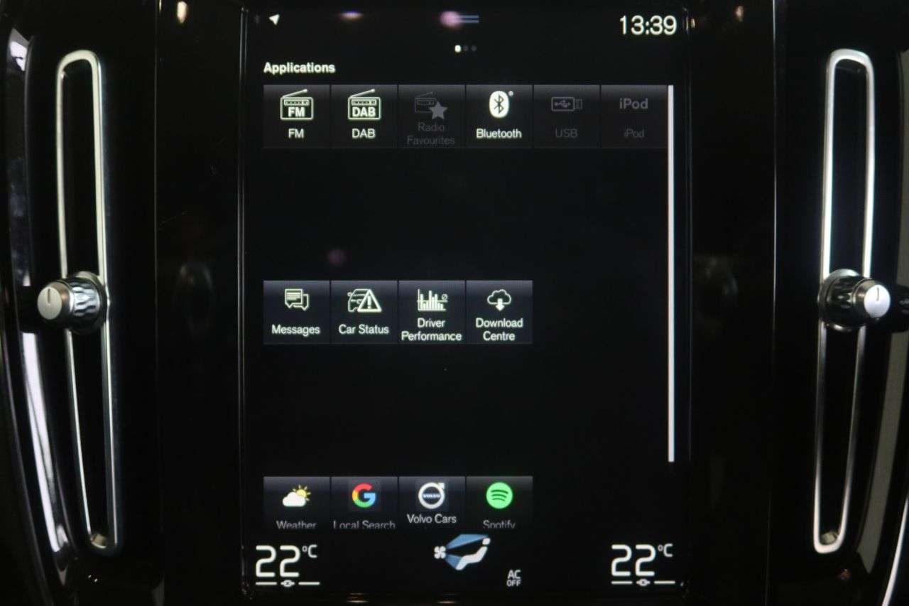 2021 VOLVO XC40 2021 VOLVO XC40